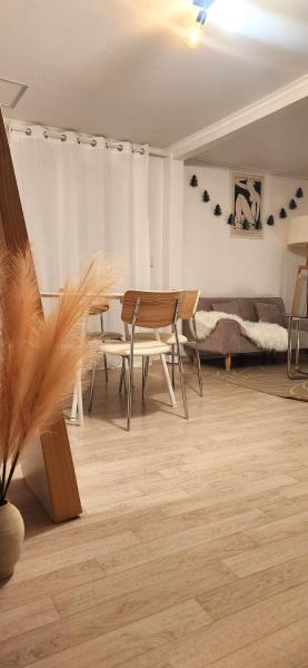 K-17 White Linen House